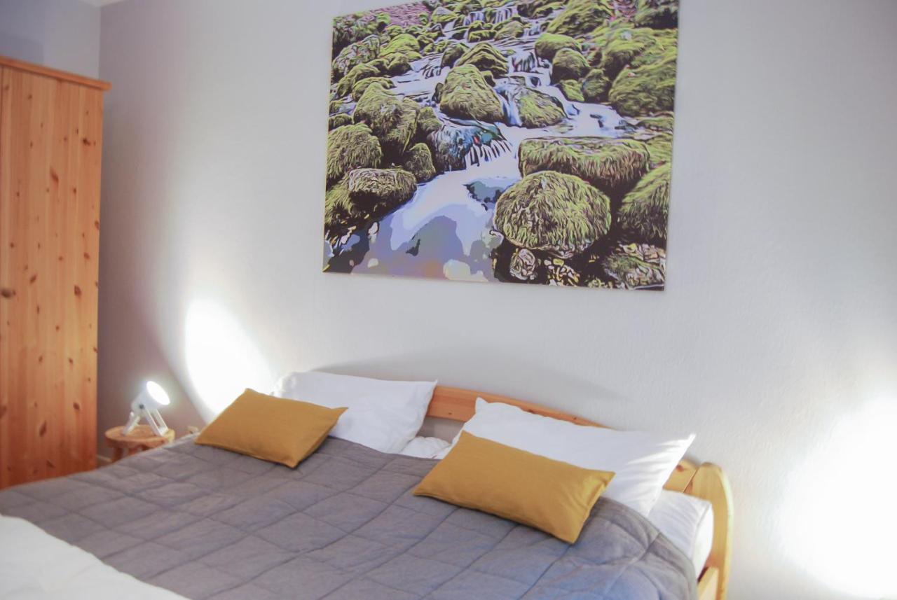 Gaestehaus An Der Moseltherme ทราเบิน-ทราร์บาค ภายนอก รูปภาพ
