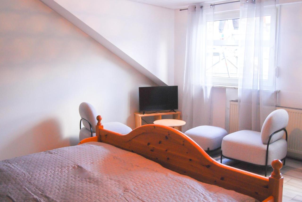 Gaestehaus An Der Moseltherme ทราเบิน-ทราร์บาค ภายนอก รูปภาพ