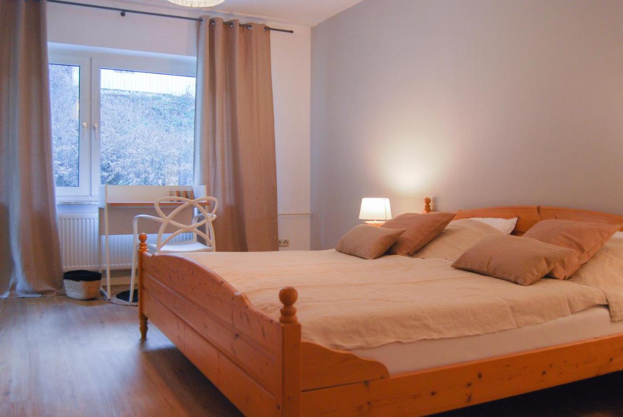 Gaestehaus An Der Moseltherme ทราเบิน-ทราร์บาค ภายนอก รูปภาพ