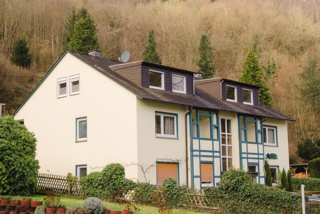 Gaestehaus An Der Moseltherme ทราเบิน-ทราร์บาค ภายนอก รูปภาพ