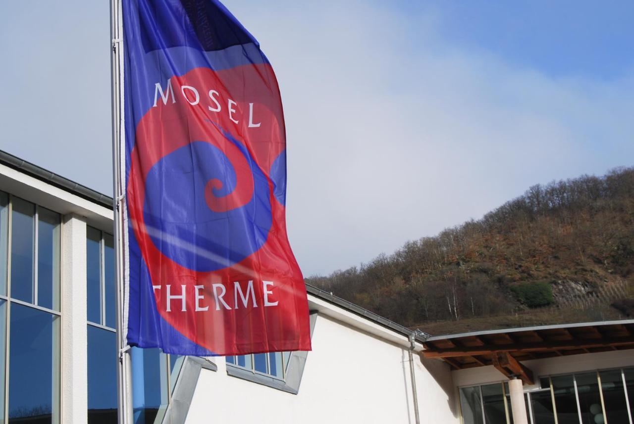 Gaestehaus An Der Moseltherme ทราเบิน-ทราร์บาค ภายนอก รูปภาพ