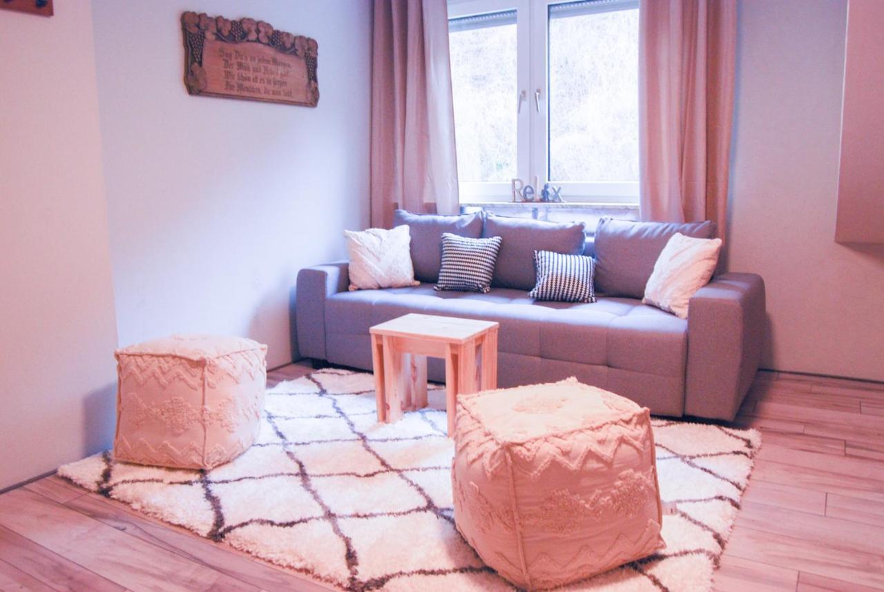 Gaestehaus An Der Moseltherme ทราเบิน-ทราร์บาค ภายนอก รูปภาพ