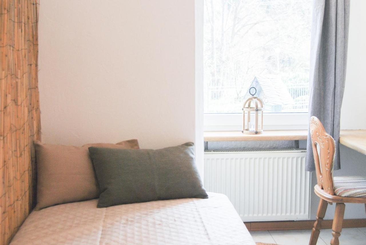 Gaestehaus An Der Moseltherme ทราเบิน-ทราร์บาค ภายนอก รูปภาพ